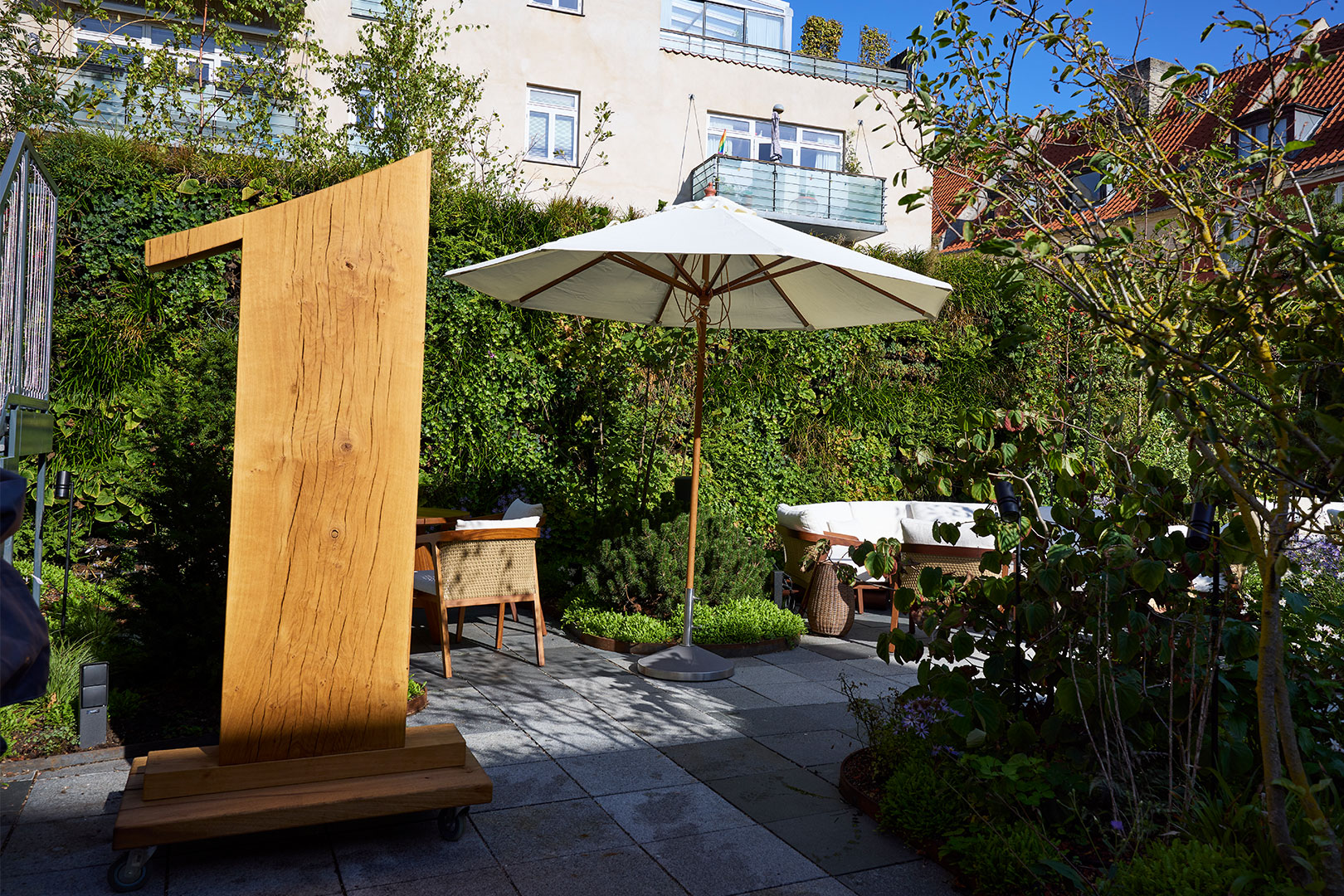Billede af den udendørs grønne væg hos 1 HOTEL, COPENHAGEN